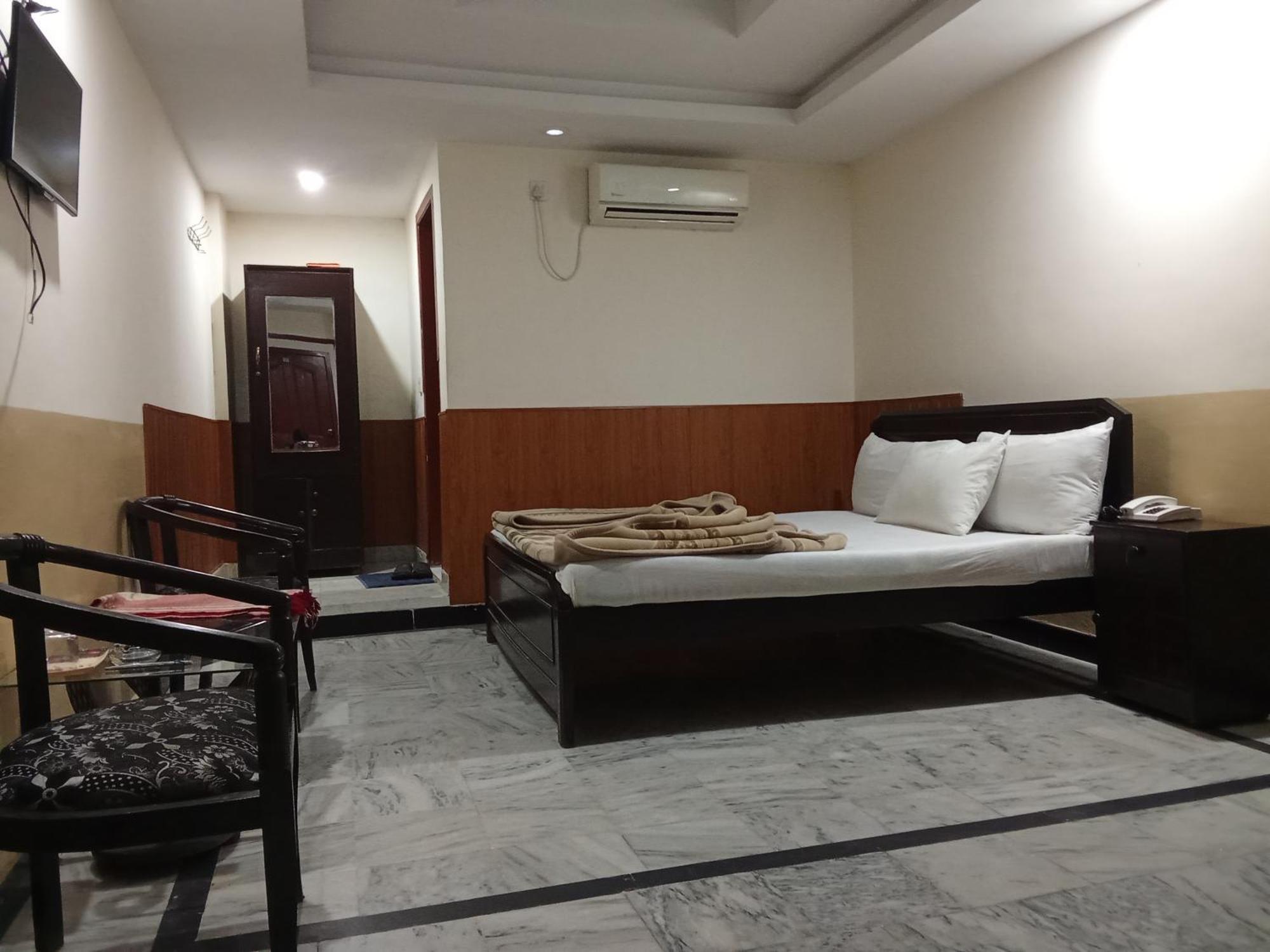 Hotel Khursheed Palace Rawalpindi Esterno foto